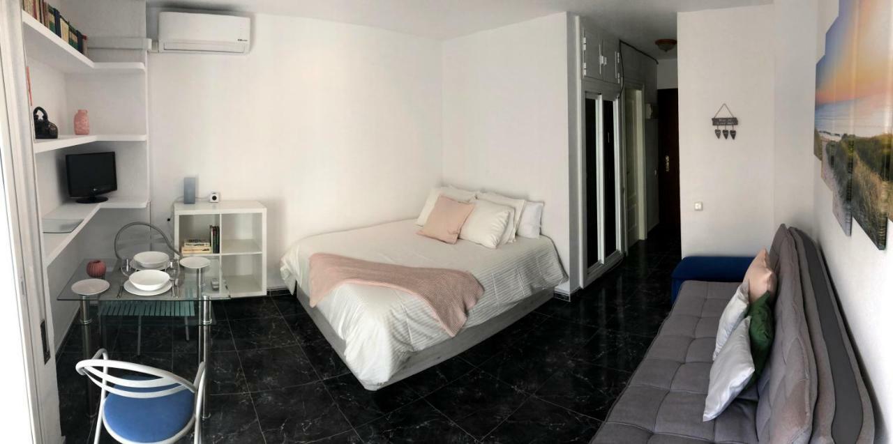 Sea View Apartment 베날마데나코스타 외부 사진